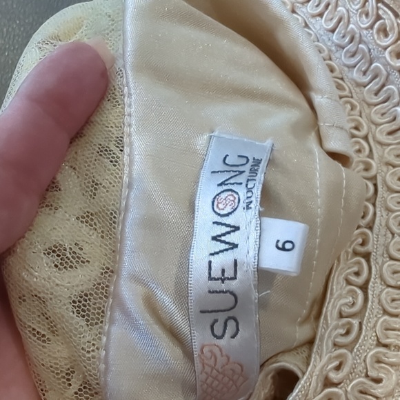 SUE WONG EMBROIDERED AND LACE COCKTAIL DRESS - Picture 11 of 15